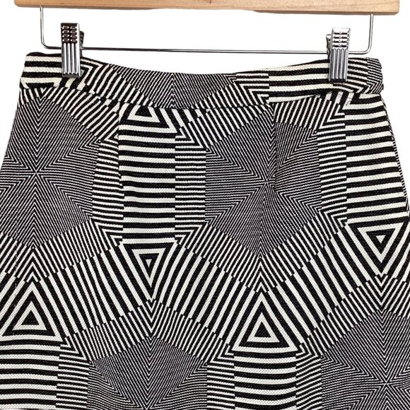 HD In Paris Anthropologie Black & White Geometric Patterned Skirt Size XS XSmall - Picture 8 of 9